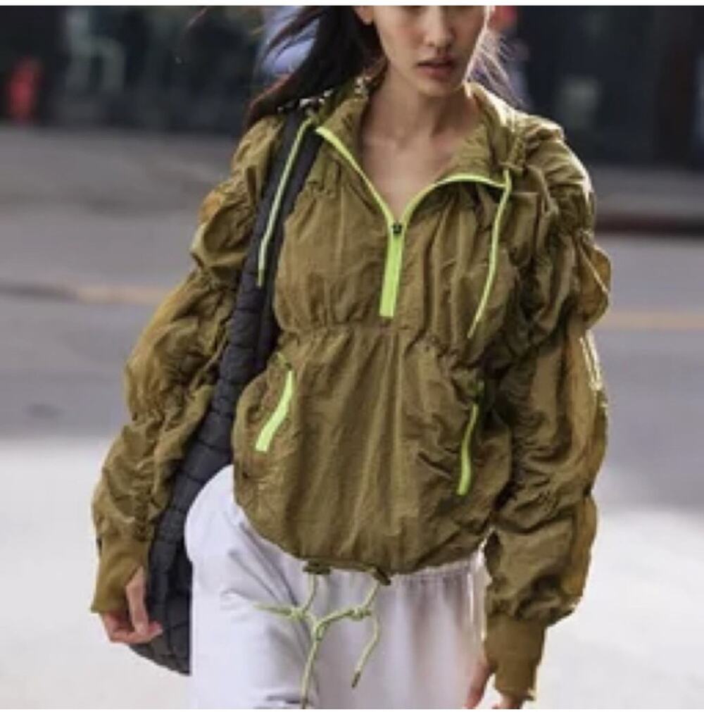 NEW Free People Movement Happy Camper Pullover Windbreaker Jacket Small Green